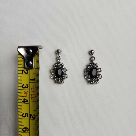 Vintage Victorian gothic style black onyx and intricate silver earrings - Picture 6 of 7